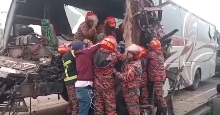 দুর্ঘটনায় উদ্ধারকাজ চলছে